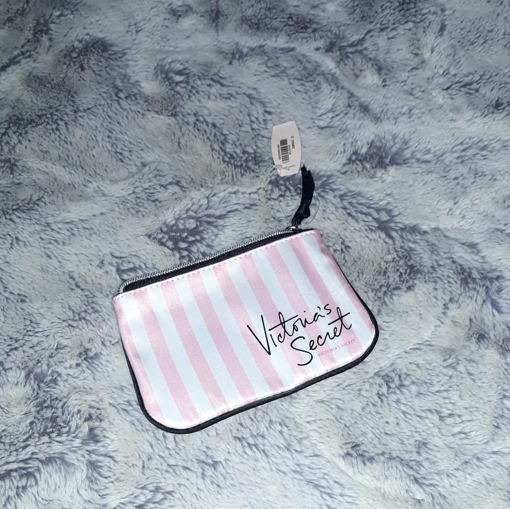 🎀 Victoria's Secret Keychain wallet / bag